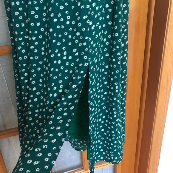 Green dress size L slit in front, lined,L - Picture 3 of 9